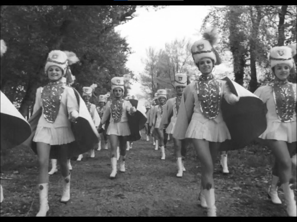 Still frame per Camping - immagine 2