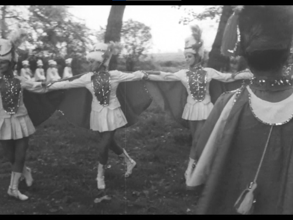 Still frame per Camping - immagine 3