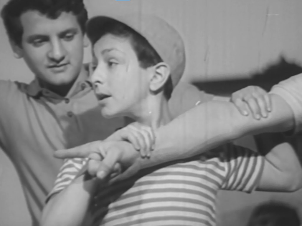 Still frame per All'uscita dalla scuola - immagine 2