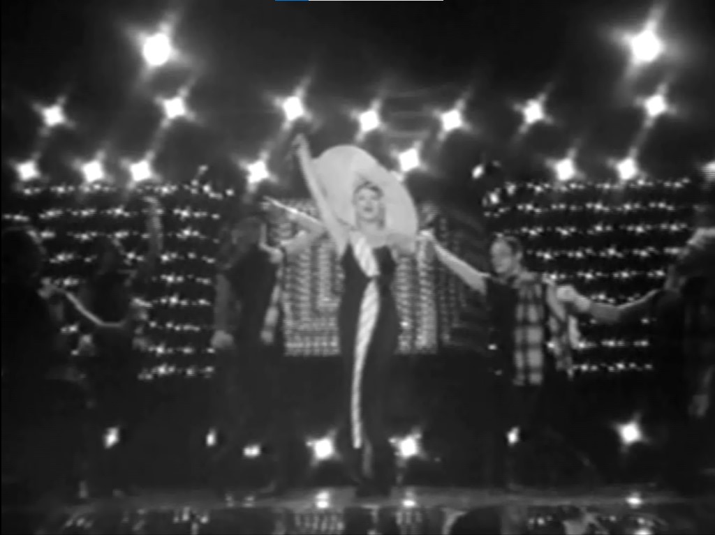 Still frame per I could have danced all night - immagine 4